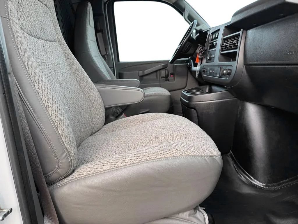 Used 2020 GMC Savana 3500 Extended w/ Driver Convenience Package RWD image 13