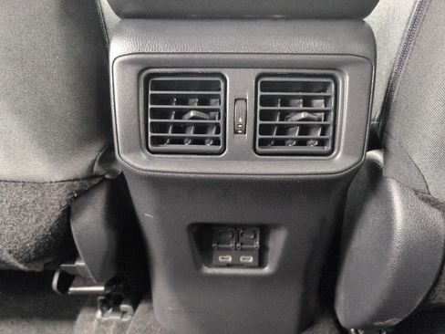 Used 2025 Toyota RAV4 XLE AWD/4WD image 22