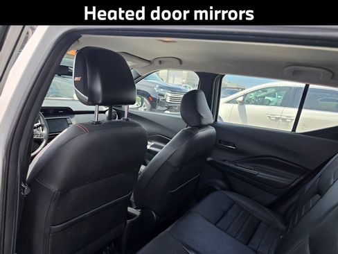 Used 2019 Nissan Kicks SR w/ SR Premium Package FWD image 12