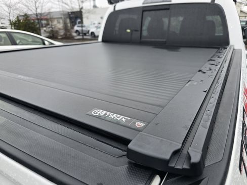 Used 2020 Toyota Tacoma TRD Off-Road image 9