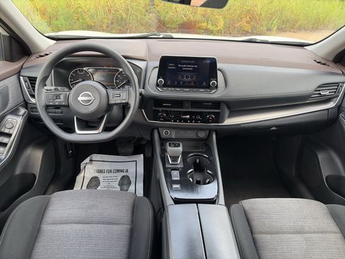 Used 2023 Nissan Rogue SV FWD image 7