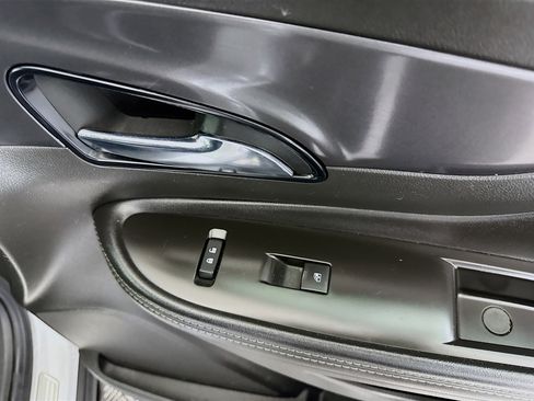 Used 2021 Buick Encore Preferred image 31