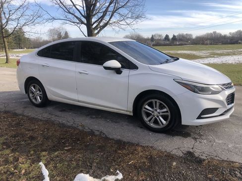 Used 2018 Chevrolet Cruze LT image 8
