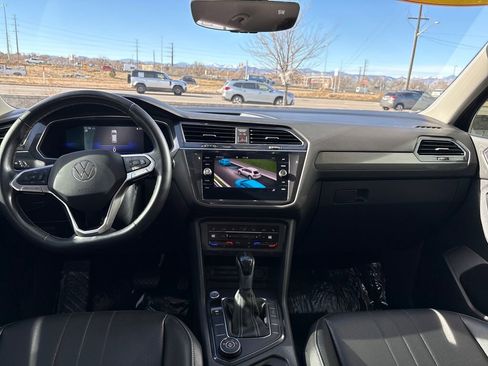 Used 2022 Volkswagen Tiguan SE image 12