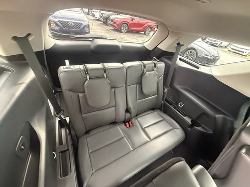 Used 2025 Ford Explorer Active w/ Active Comfort Package image 23