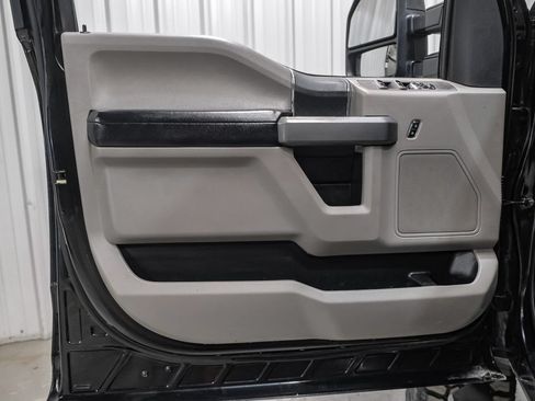 Used 2017 Ford F250 XLT w/ XLT Value Package AWD/4WD image 42