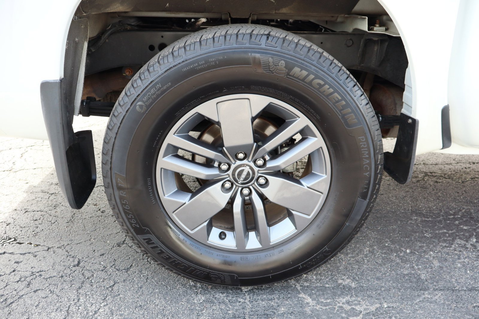 Used 2025 Nissan Frontier SV w/ Tow Package AWD/4WD image 35