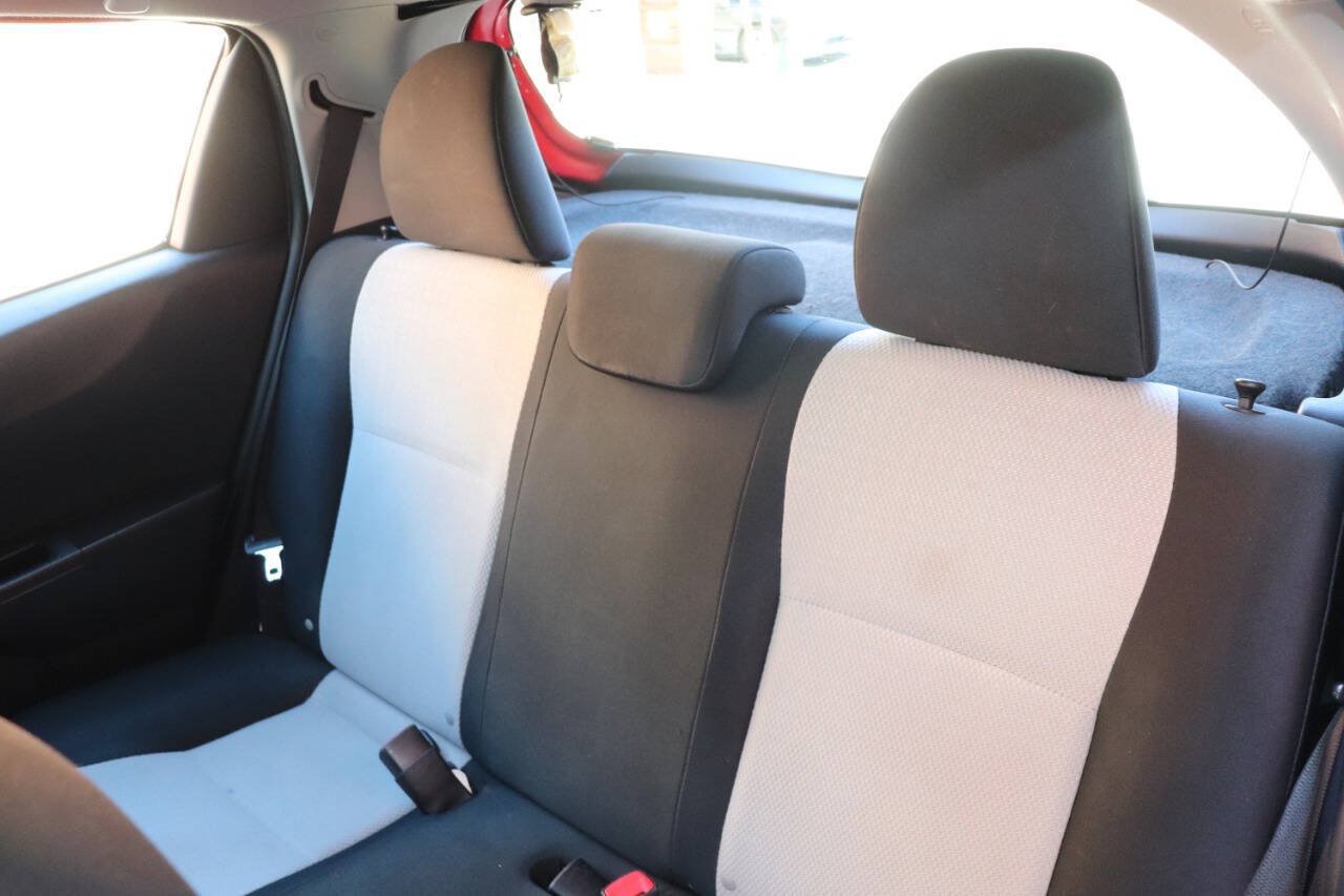Used 2014 Toyota Yaris L FWD image 36