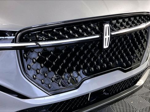 Used 2024 Lincoln Nautilus Reserve w/ Equipment Group 203A image 27