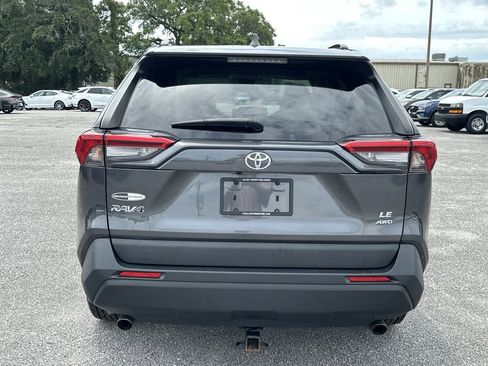 Used 2021 Toyota RAV4 LE AWD/4WD image 7