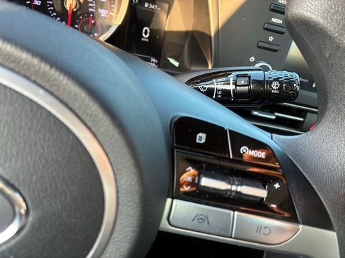 Used 2023 Hyundai Elantra SEL image 24