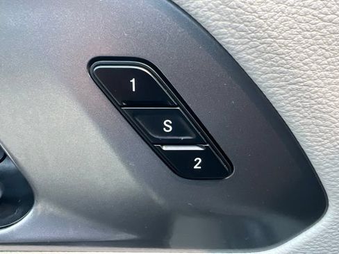 Certified 2024 Chrysler Pacifica Touring-L FWD image 18