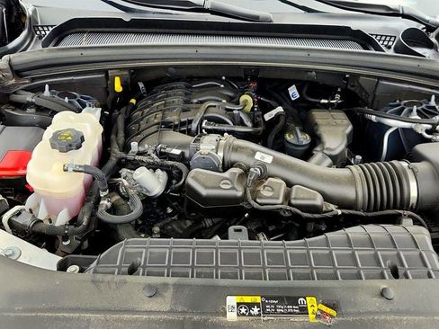Used 2025 Jeep Grand Cherokee Limited AWD/4WD image 28