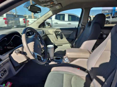 Used 2016 Chevrolet Traverse LT w/ Style and Technology Package image 8