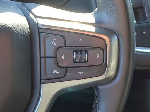 Used 2024 Chevrolet Suburban LT image 27