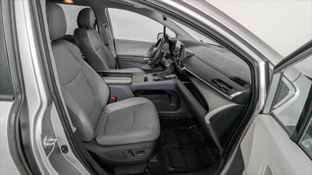 Used 2023 Toyota Sienna XLE AWD/4WD image 24