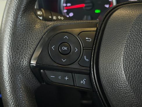 Used 2020 Toyota RAV4 XLE FWD image 28