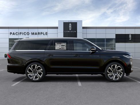 New 2027 Lincoln Navigator L Black Label AWD/4WD image 5