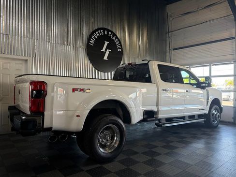 Used 2026 Ford F350 Lariat w/ Lariat Premium Package AWD/4WD image 4