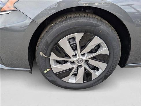 New 2025 Nissan Altima 2.5 S image 9