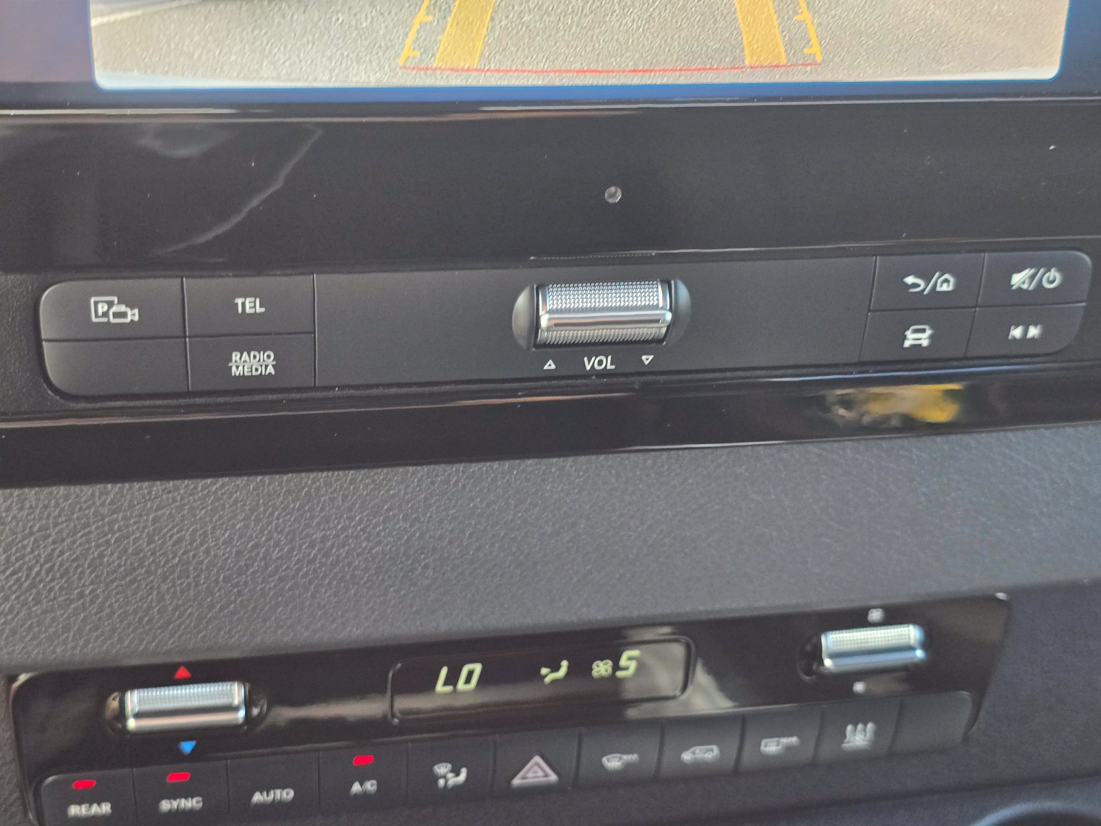 Used 2025 Mercedes-Benz Sprinter 2500 image 26