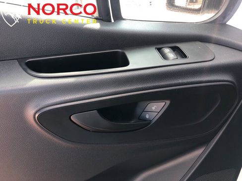 Used 2019 Freightliner Sprinter 3500 image 17