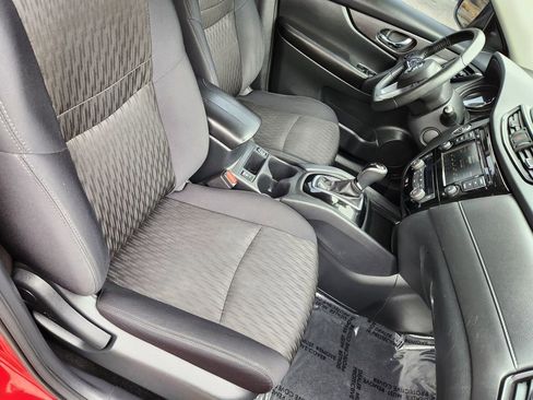 Used 2019 Nissan Rogue SV AWD/4WD image 11