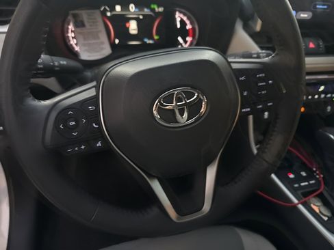 Used 2025 Toyota RAV4 XLE Premium image 29