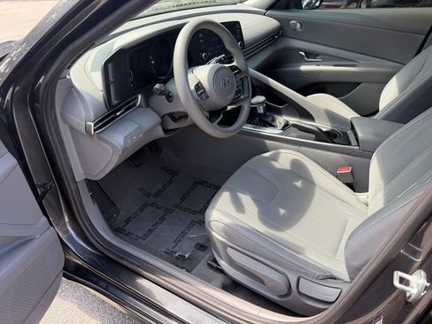Used 2023 Hyundai Elantra SEL FWD image 12