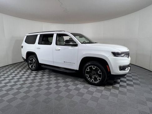 Used 2024 Jeep Wagoneer Series III w/ Flexible Seating Group image 1