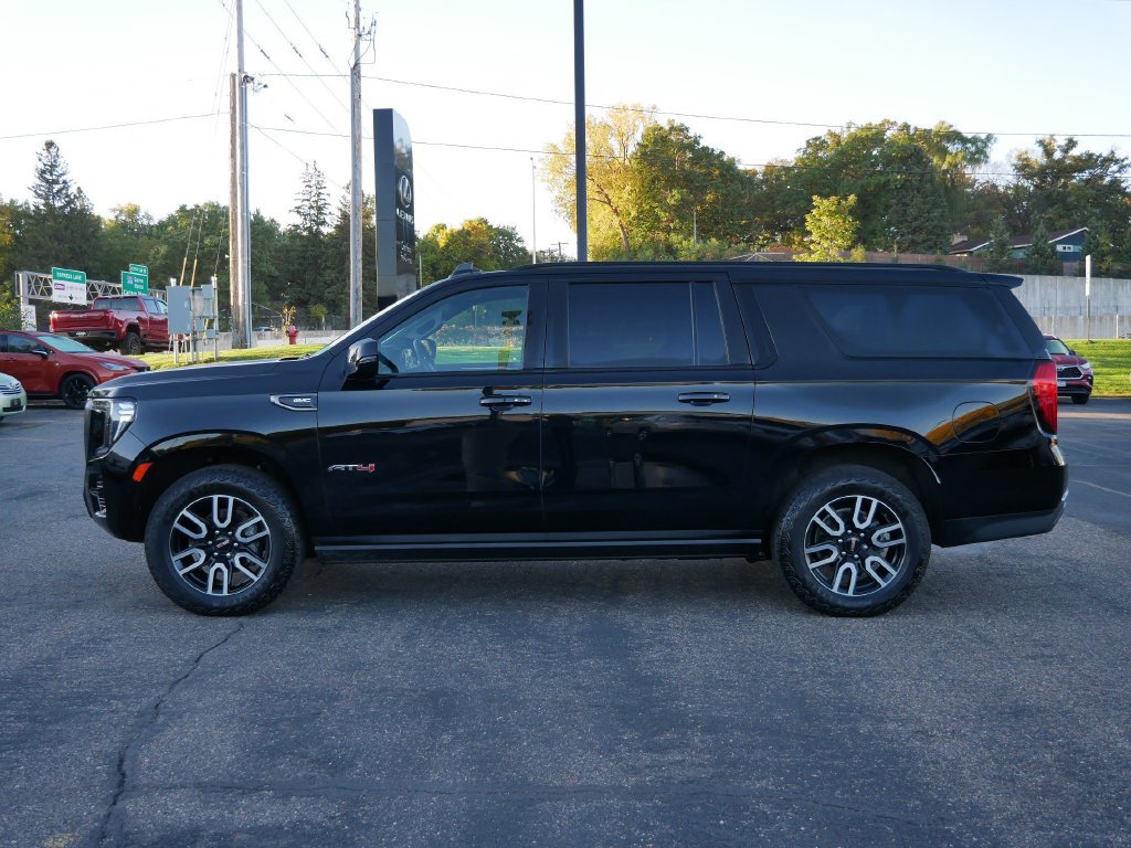 Used 2024 GMC Yukon XL AT4 w/ Max Trailering Package AWD/4WD image 3