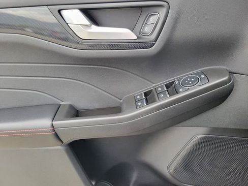 Used 2025 Ford Escape ST-Line w/ Cold Weather Package image 17