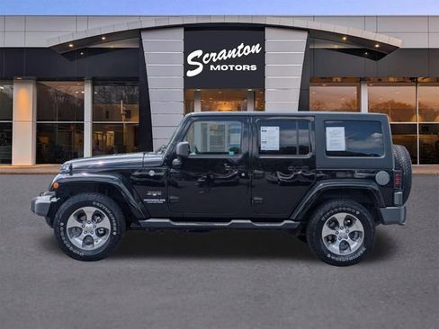 Used 2017 Jeep Wrangler Unlimited Sahara w/ Dual Top Group AWD/4WD image 2