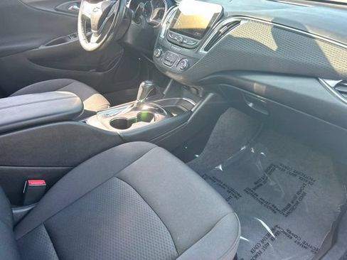 Used 2018 Chevrolet Malibu LT FWD image 10