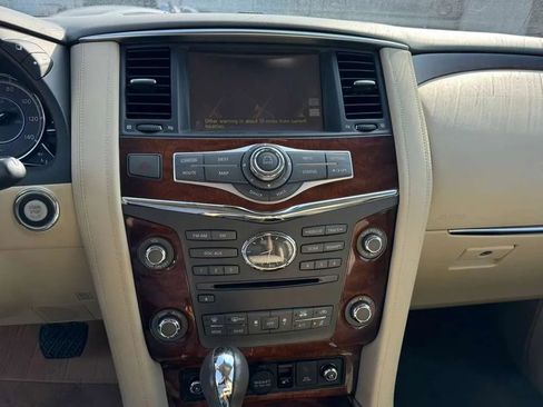 Used 2017 INFINITI QX80 Base w/ Deluxe Technology Package image 17