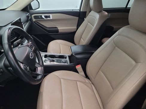 Used 2020 Ford Explorer XLT w/ Equipment Group 202A image 17