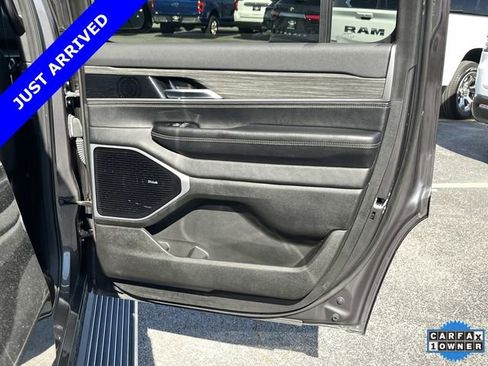 Certified 2024 Jeep Wagoneer Series III w/ Premium Group I AWD/4WD image 22