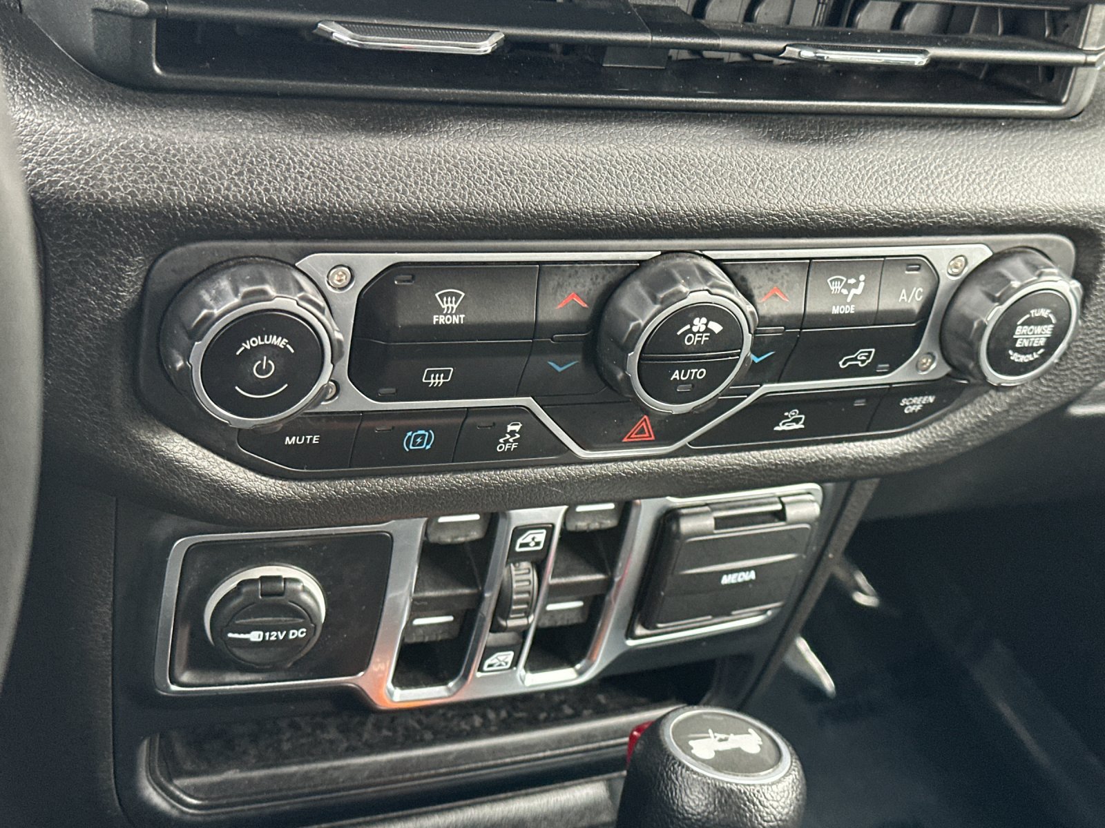 Used 2024 Jeep Wrangler Unlimited AWD/4WD image 20