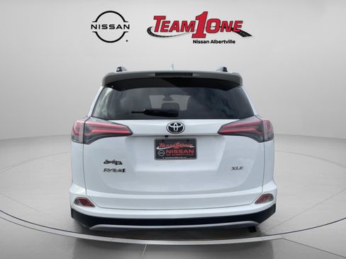 Used 2018 Toyota RAV4 XLE image 6