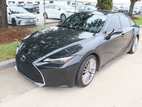 Used 2024 Lexus IS 300 w/ Premium Package RWD image 6