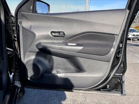 Used 2022 Nissan Kicks S image 21