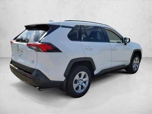 Used 2021 Toyota RAV4 LE AWD/4WD image 5