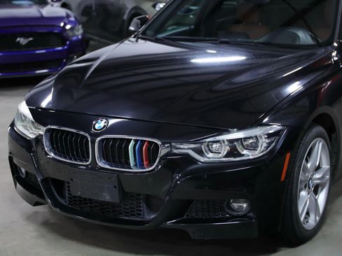 Used 2018 BMW 330i xDrive Sedan w/ M Sport Package image 5