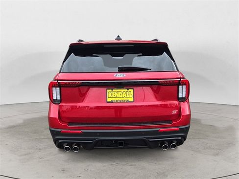 Used 2025 Ford Explorer ST image 4