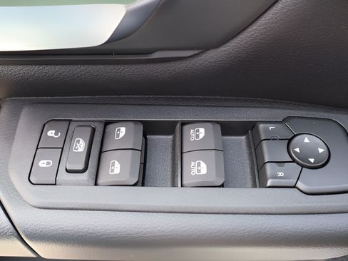 New 2026 RAM 1500 Express AWD/4WD image 16