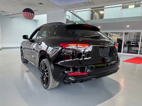 Used 2021 Maserati Levante GranSport image 4