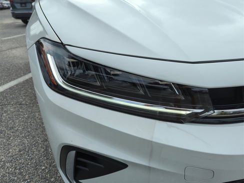 New 2025 Volkswagen Jetta SE image 13