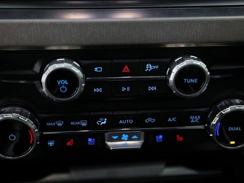 Used 2025 Ford F450 Platinum w/ Platinum Plus Package image 24