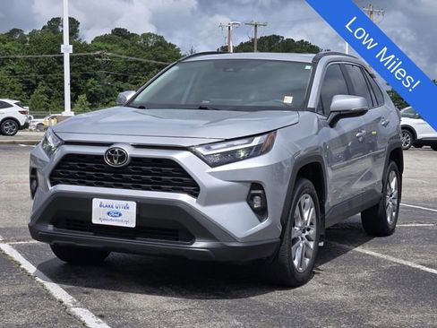 Used 2025 Toyota RAV4 XLE Premium FWD image 3