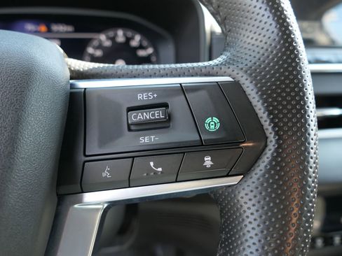 Used 2024 Mitsubishi Outlander SE image 16